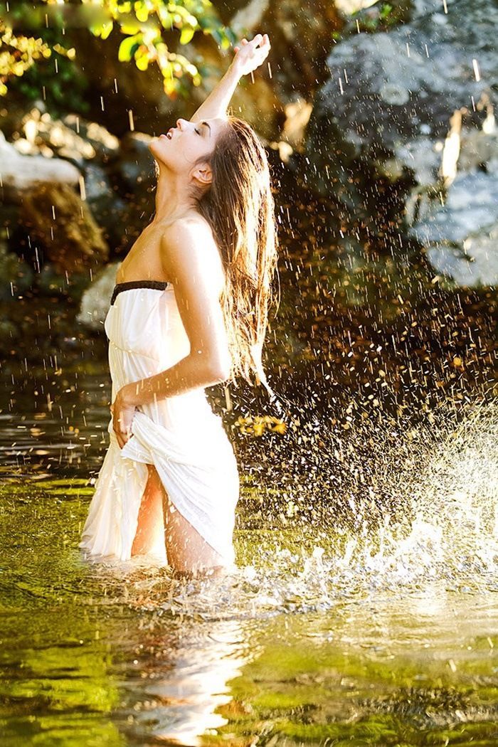 Marie Avgeropoulos in Fez