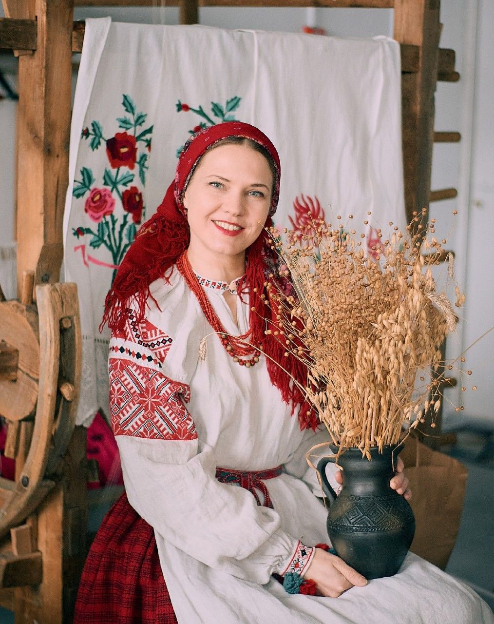 Women in Slavic costumes in Fez