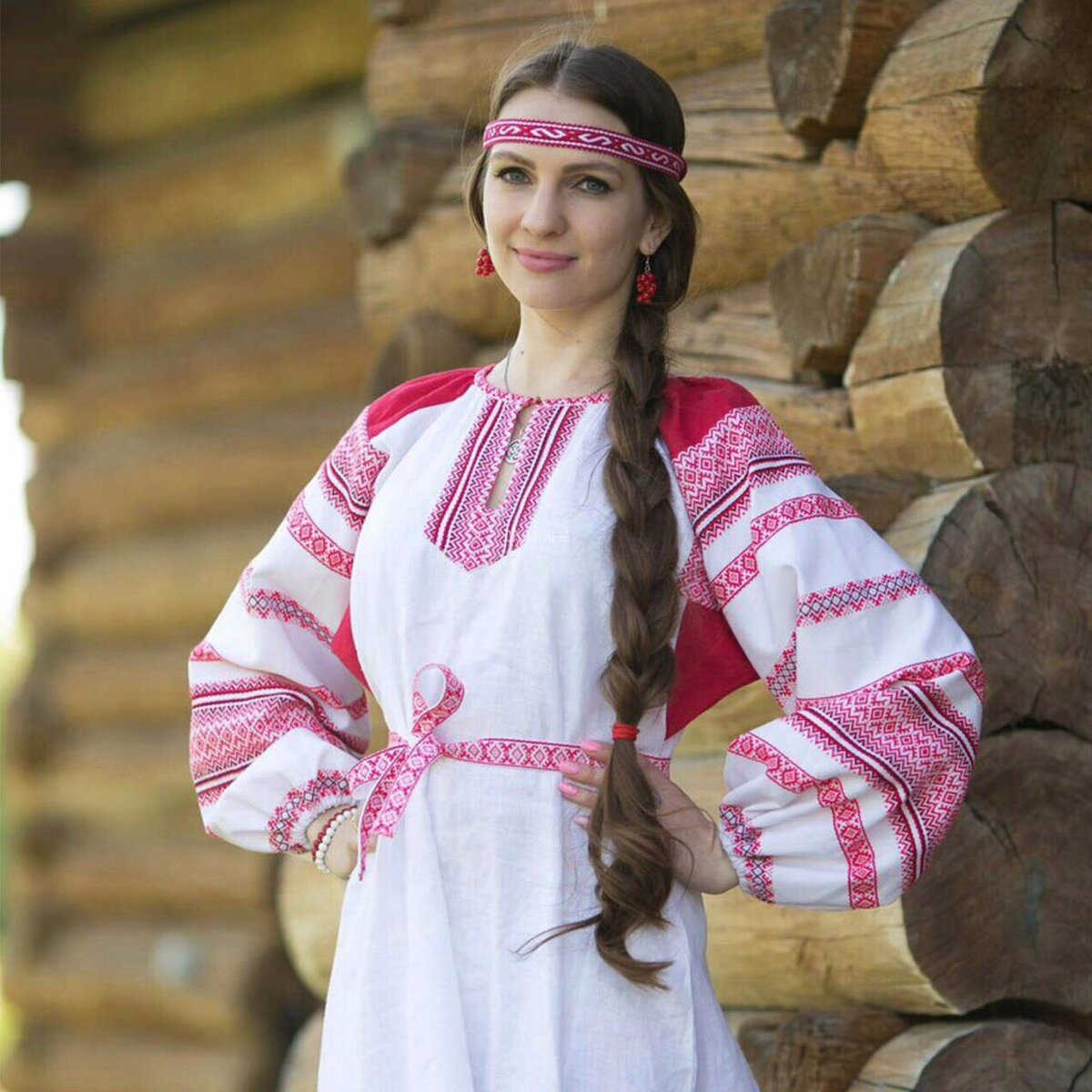 Girls in Slavic costumes in Fez