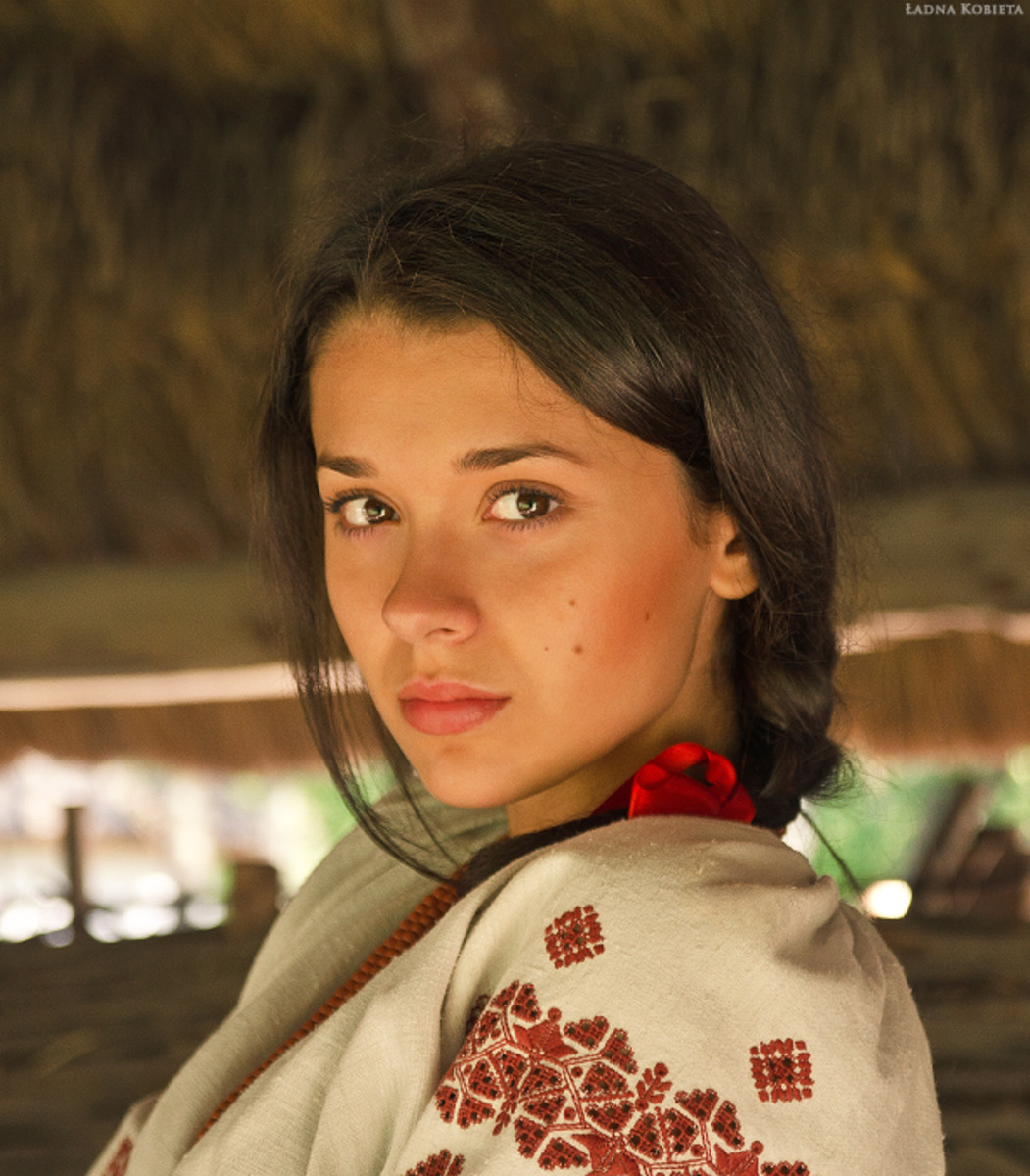 Girls in Slavic costumes in Fez