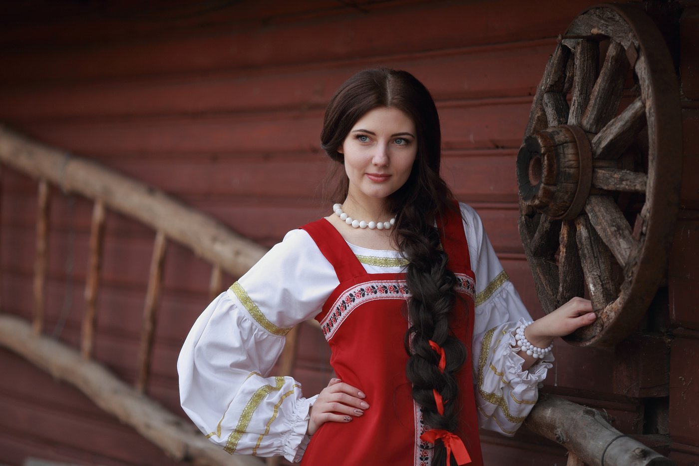 Girls in Slavic costumes in Fez