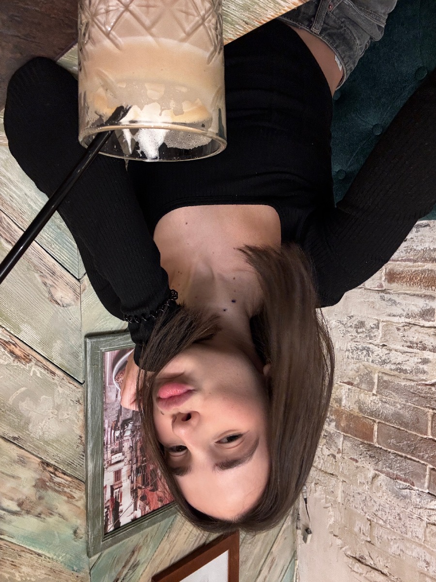 Fresh photos, fresh mood — Tina online in Fez